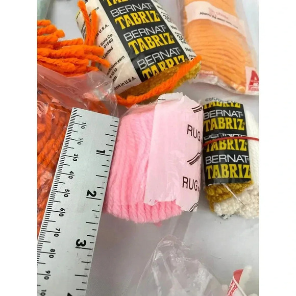 VTG Lot of 18 Bulky Heavy Rug Yarn Different Colors Bernat Brown Orange Yellow - Picture 12 of 15